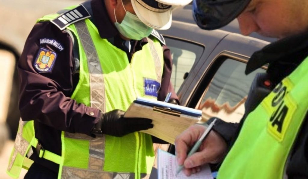 Imagine Stire Un bărbat din Argeș nu a mai suportat izolarea, dar s-a ales cu dosar penal. Ce au constatat polițiștii care l-au oprit pe stradă | 2review.ro