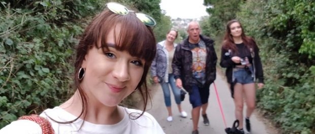 Imagine Stire O tânără de 17 ani s-a sinucis din cauza izolării: ”Nu putea termina școala, nu putea ieși să-și vadă prietenii” | 2review.ro