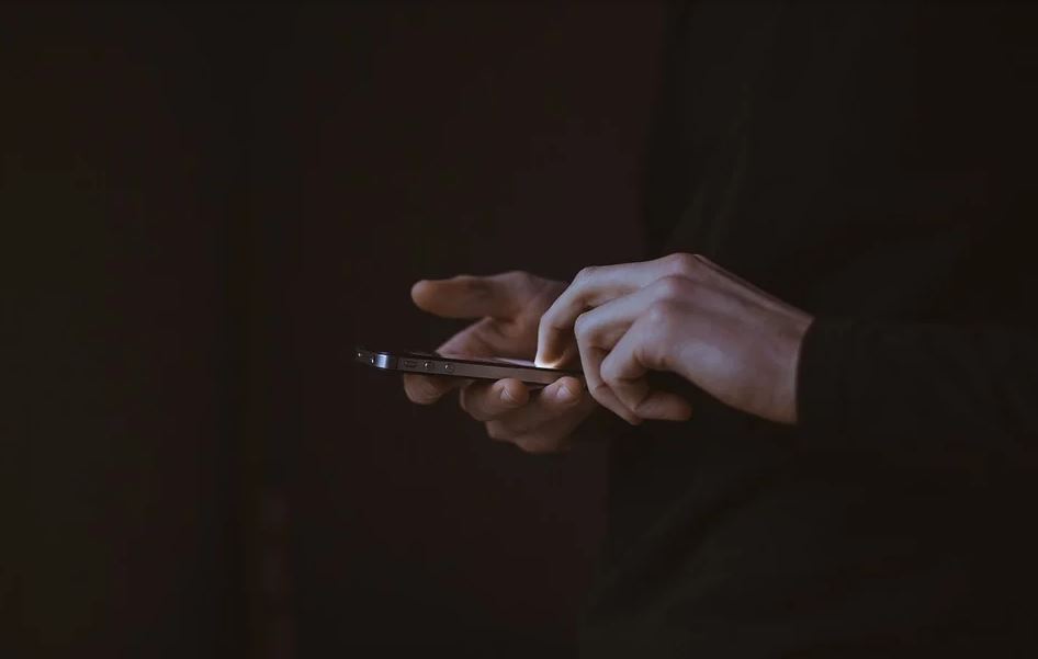Imagine Stire Un călugăr din Târgu Neamţ, filmat în timp ce agresa sexual un bărbat aflat în carantină. Victima a depus plângere la Poliție | 2review.ro