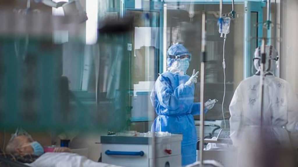 Imagine Stire Încă 13 români au murit din cauza coronavirusului. Bilanțul deceselor ajunge la 331 | 2review.ro