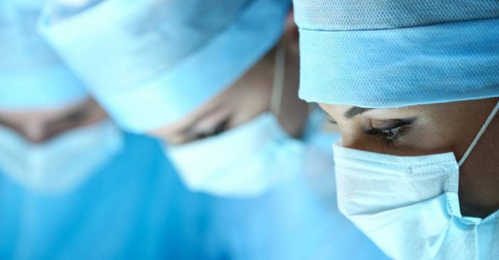 Imagine Stire Asistentă medicală din Cluj, dată afară din chirie de teama coronavirusului: „A spus că nu-și poate asuma riscul” | 2review.ro