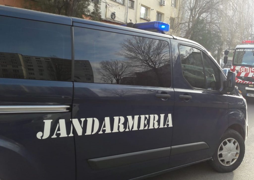 Imagine Stire Cum a încercat un tânăr din Iași să furnizeze un „cui” unui prieten aflat într-un centru de carantină | 2review.ro