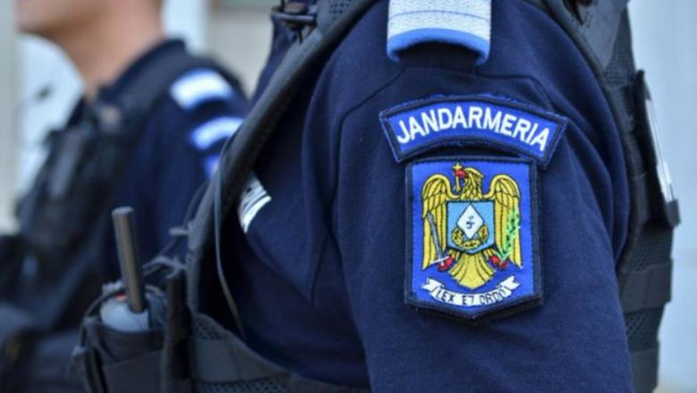 Imagine Stire Români veniți din străinătate, bătuți crunt de poliție după ce au atacat echipajele cu pietre. Motivul este greu de crezut | 2review.ro
