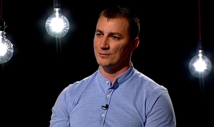Imagine Stire Marian Godină ironizează decizia luată privind distribuirea Luminii Sfinte! Clipul care a devenit viral | 2review.ro