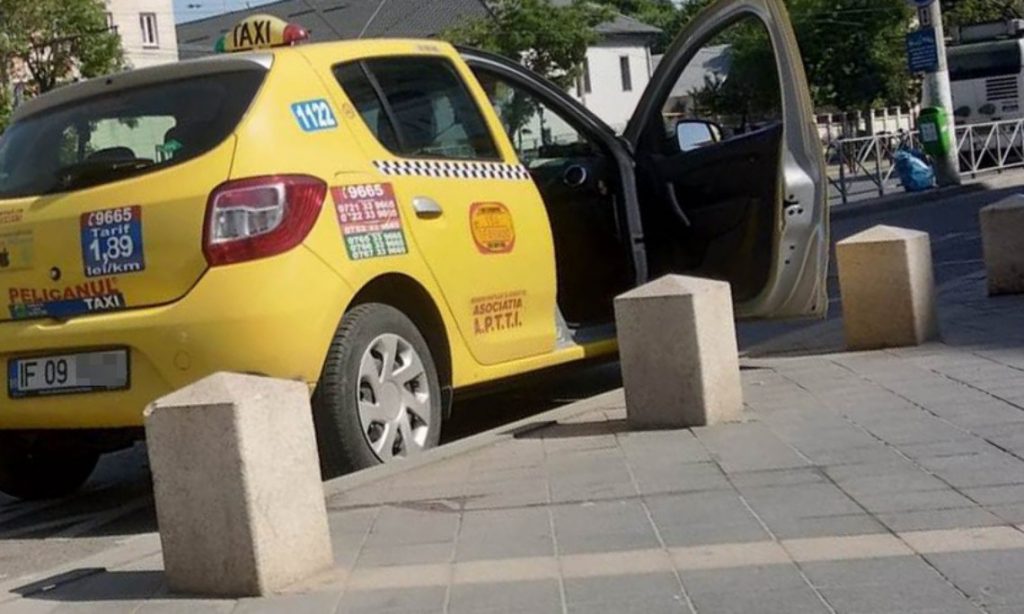 Imagine Stire Inconștiență enormă! Două femei diagnosticate cu coronavirus au plecat de la spital cu taxiul | 2review.ro