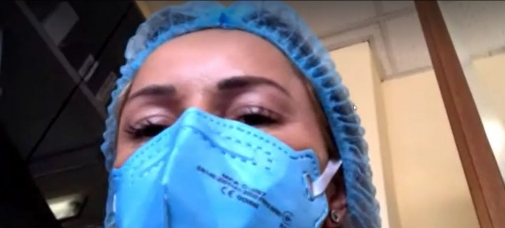 Ema Pascal, medic la Spitalul din Reșița, însă, în prezent, tratează bolnavi diagnosticați cu noul coronavirus în spitalul din Merate © Pro TV