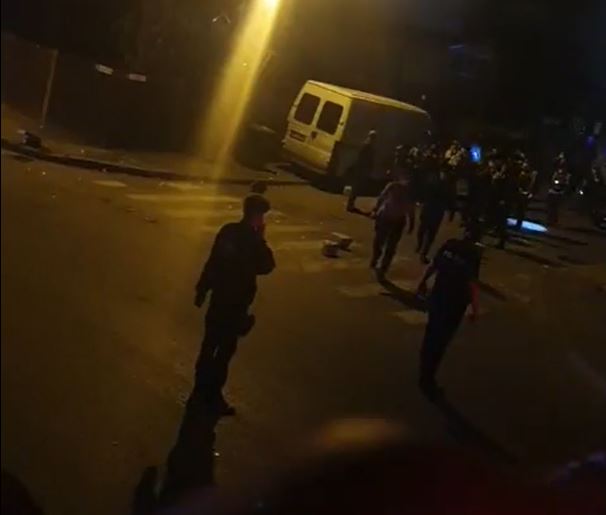 Imagine Stire UPDATE focuri de armă în Capitală, iar zeci de persoane au ieșit în stradă! Polițiștii și jandarmii au intervenit de urgență, în urma unui apel disperat făcut la 112 | 2review.ro