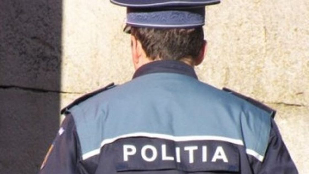 Imagine Stire Încă un abuz al poliției în timpul pademiei de coronavirus. Bărbat, bătut cu bestialitate de „oamenii legii”. VIDEO | 2review.ro