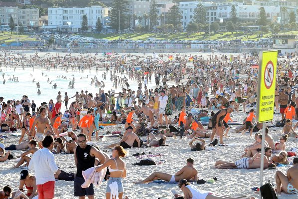 Imagine Stire Cum ar putea arăta plajele în această vară? Italienii au găsit soluția pentru ca fiecare spațiu să fie izolat! FOTO | 2review.ro