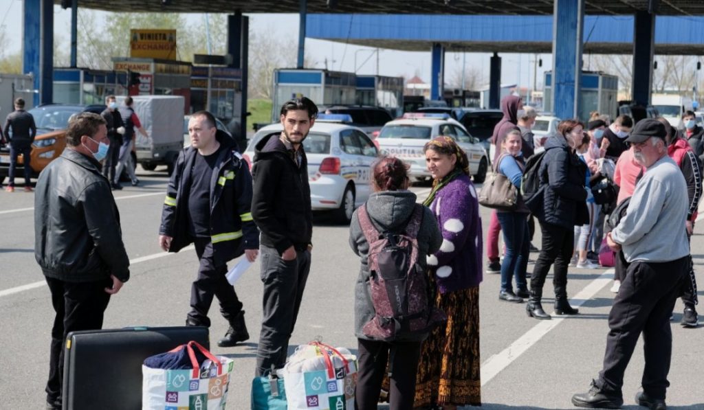 Imagine Stire Românii dau dovadă de inconștiență.  Peste 10.000 de persoane au trecut granița în ultimele 24 de ore | 2review.ro