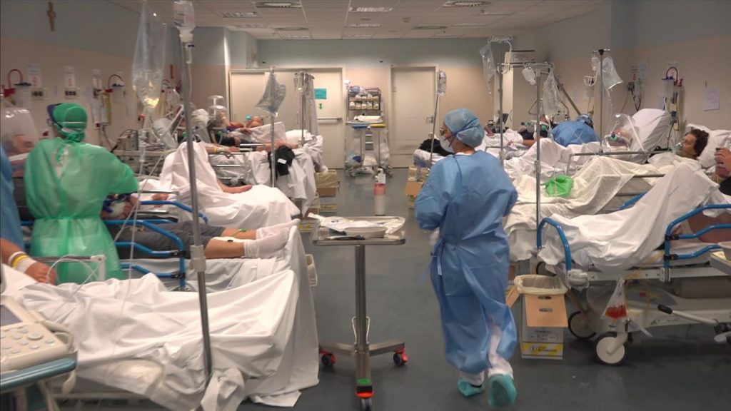 Imagine Stire Mărturisire cutremurătoare a soțului unei asistente medicale din Deva care va lucra 14 zile în spital: ”Parcă mi-am dus soția la război…” | 2review.ro