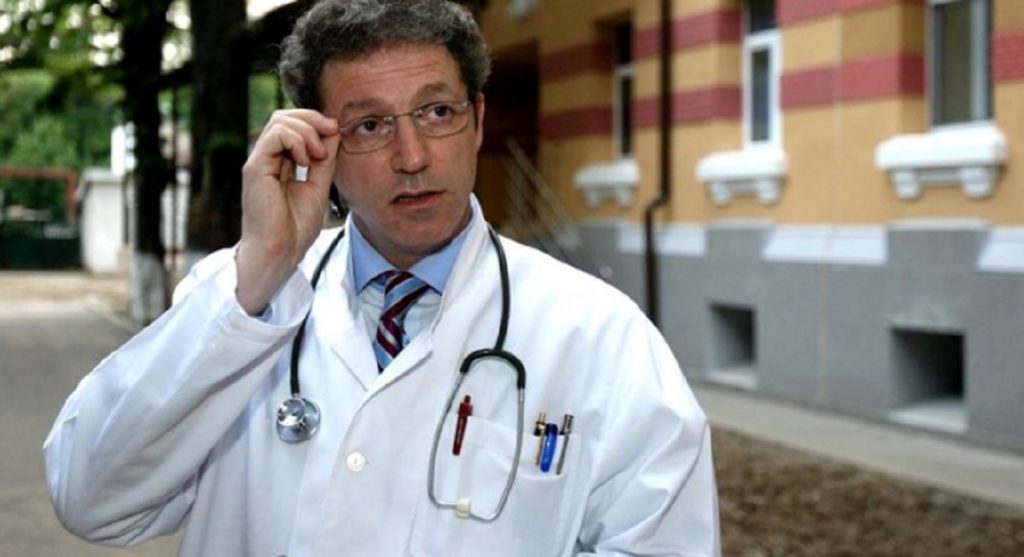 Imagine Stire Cât crede medicul Adrian Streinu-Cercel că vom mai sta în case, din cauza pandemiei de coronavirus: „15 mai înseamnă vârf al incidenței” | 2review.ro