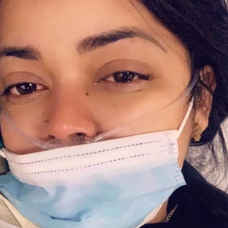Imagine Stire O tânără infectată cu noul coronavirus povestește coșmarul prin care trece: „De ce tocmai eu? Dacă o să mor…” | 2review.ro
