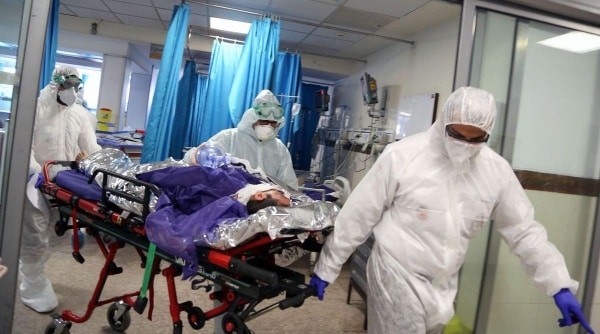 Imagine Stire Cine este pacientul zero din Suceava! Medicii o acuză că a infectat sute de oameni. Ce spune soţul femeii că s-a întâmplat, de fapt | 2review.ro