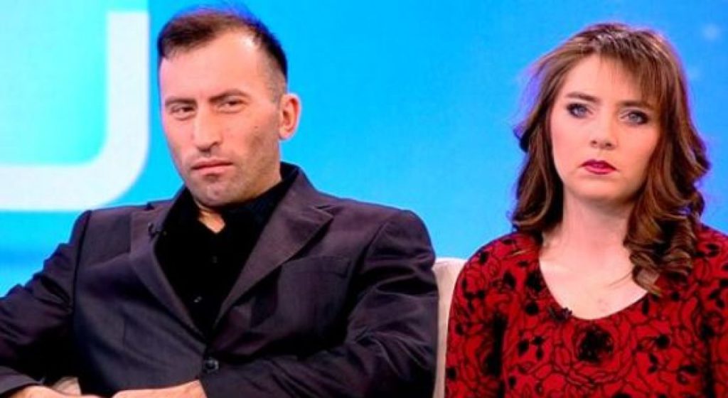 Imagine Stire Unde locuiesc, de fapt, Vulpiţa şi Viorel. Locaţia a fost ţinută secret de Antena 1, până acum. Avem imaginile | 2review.ro