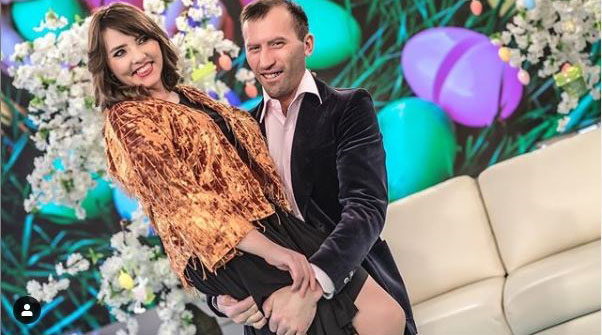 Imagine Stire Vulpiţa de la Acces Direct a primit premiul la care nu se aştepta niciodată! Internetul a luat-o razna: “Felicitări” | 2review.ro