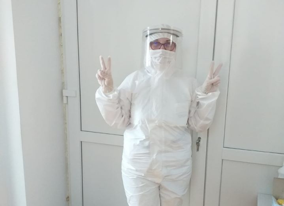 Imagine Stire Primul medic din ”Spitalul morții” care s-a vindecat de COVID-19 revine la muncă: ”Îndemn pacienții să facă la fel!” | 2review.ro