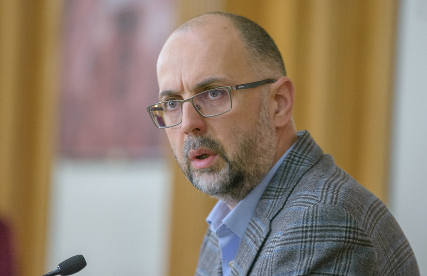 Imagine Stire Senatul a adoptat tacit, pe modelul Camerei Deputaților, un al proiect de lege controversat. Limba maghiară ar putea deveni obligatorie în anumite regiuni din țară | 2review.ro