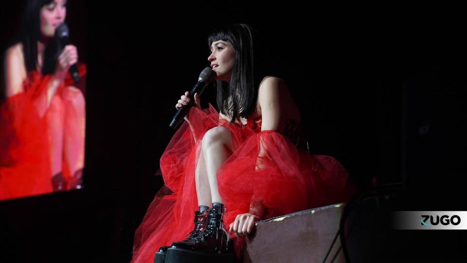 Imagine Stire Imaginea care i-a lăsat muți pe fani! Irina Rimes, goală în noul videoclip: ”Cea mai tare din parcare!” | 2review.ro