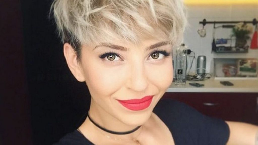 Imagine Stire Ce au făcut copiii Giuliei de 1 Mai. Vedeta a rămas uimită: ”Va rog să îmi spuneți dacă vi se pare ceva ciudat la această poză!” | 2review.ro
