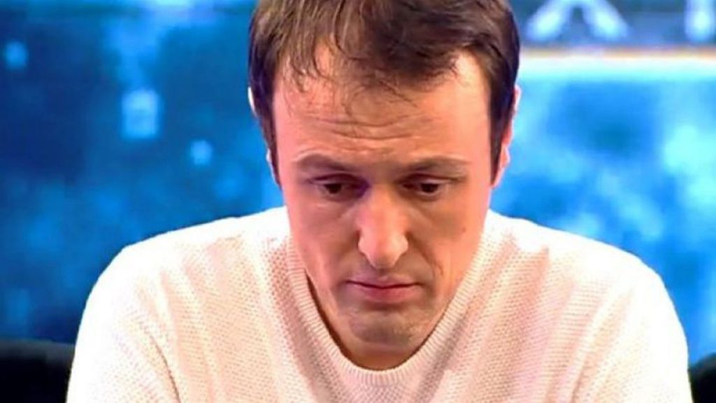 Imagine Stire Războiul dintre Călin Geambașu și mama copilului său s-a încheiat. A câștigat procesul! „De doi ani trăiește în vagabondaj lucrând ocazional și atârnând pe după alții” | 2review.ro
