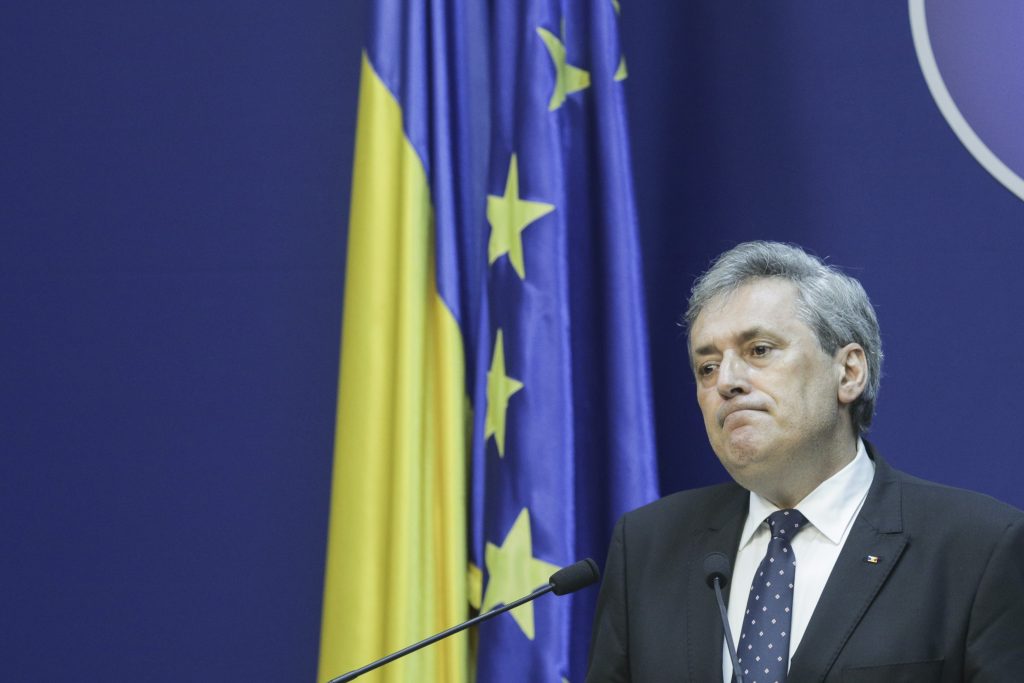 Imagine Stire Marcel Vela, în pericol să își piardă fotoliul de ministru.  Moțiunea simplă împotriva lui a fost adoptată | 2review.ro