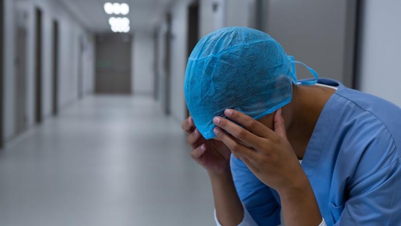 Imagine Stire O asistentă din Botoșani s-a tratat de COVID-19, dar a murit de pneumonie! S-a declanșat o anchetă | 2review.ro