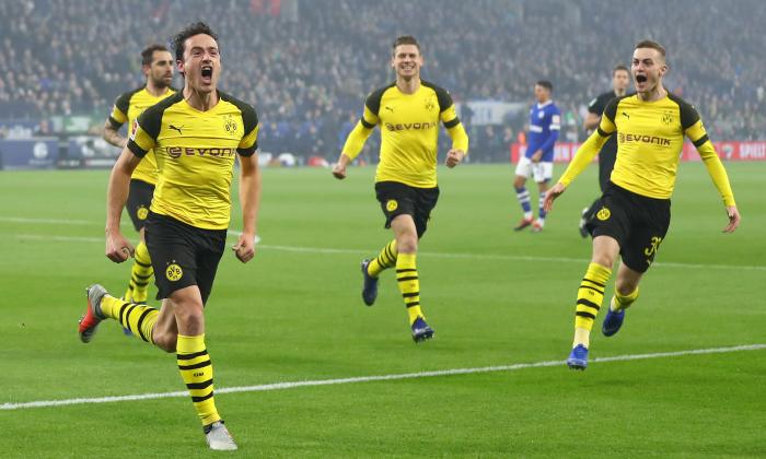 Imagine Stire Un Revierderby aparte | 2review.ro
