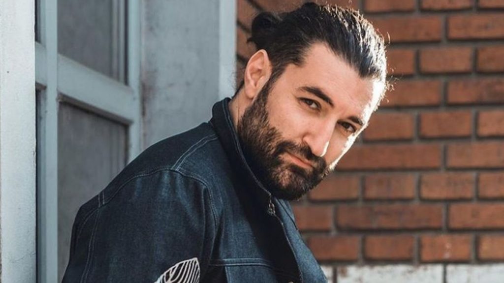 Imagine Stire Smiley e disperat, vrea mai repede pe scenă: ”Aș cânta și pentru doi bețivi!” | 2review.ro