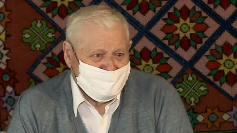 Imagine Stire Un bărbat de 92 de ani din Botoșani s-a vindecat de coronavirus: ”Dumnezeu m-a respins, m-a trimis tot jos la agricultură…” | 2review.ro