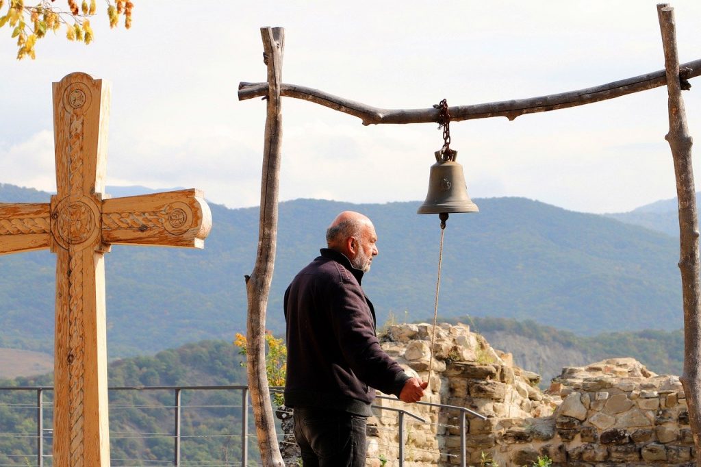 Imagine Stire Un alt reprezentant al bisericii, tratat cu plasmă. Călugărul a ajuns la „Matei Balș” cu elicopterul | 2review.ro