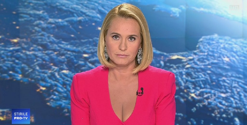 Imagine Stire Să vezi și să nu crezi! Ce înălțime are Andreea Esca de la Pro TV – se numără printre cele mai scunde vedete de la noi | 2review.ro