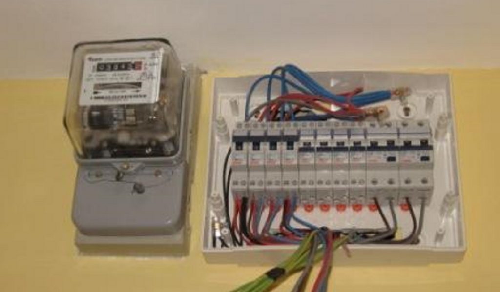 Ce „soluţie” au găsit câţiva românii pentru a scăpa de facturile la energie. Poliţia a început o anchetă