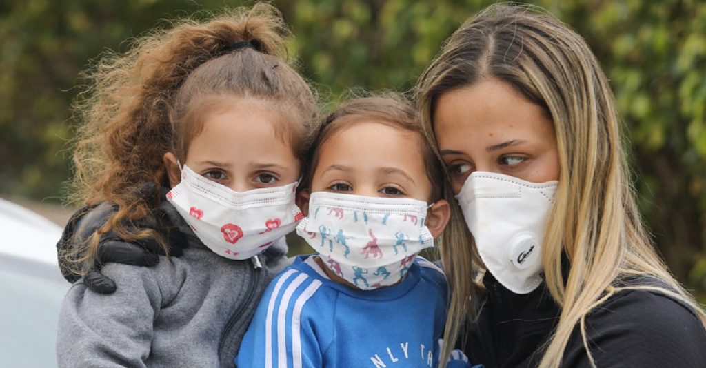 Imagine Stire Experții OMS, semnal de alarmă în întreaga lume! Copiii infectați cu COVID-19 dezvoltă simptome cumplite: „Să fie pregătiți pentru…” | 2review.ro
