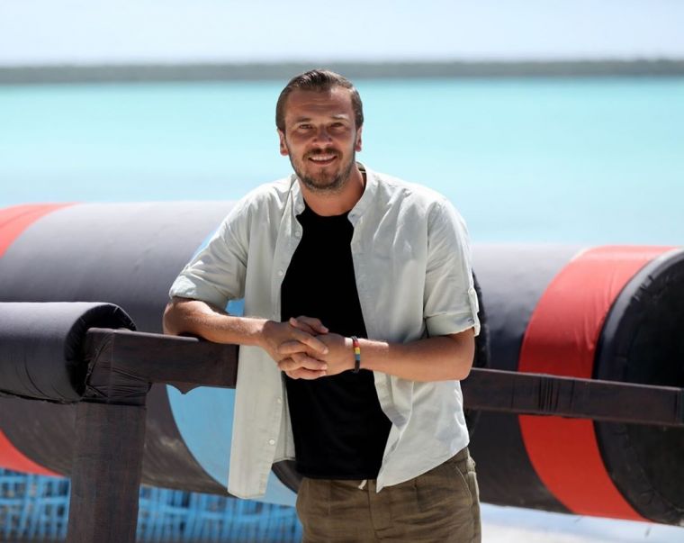 Imagine Stire Dan Cruceru, prezentatorul Survivor România, dezvăluiri incendiare: ”Am avut virusul Dengue” + ”Mi-am schimbat pielea de 3 ori!” | 2review.ro