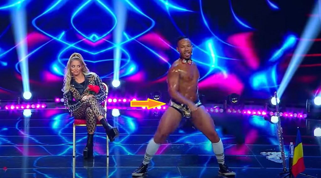 Imagine Stire Un concurent de la iUmor a făcut striptease special pentru Delia: “M-am simțit în nesiguranță”. Ce mesaj avea scris pe chiloți Brandon Coprich | 2review.ro