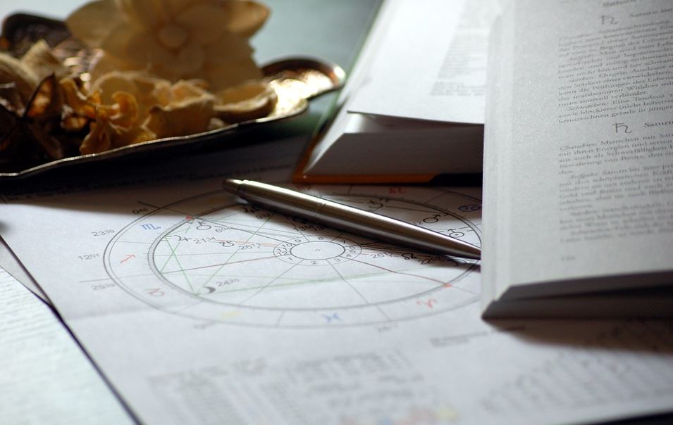 Imagine Stire Horoscop zilnic: Horoscopul zilei de 17 mai 2020. Scorpionii rezolvă o neînțelegere în cuplu | 2review.ro