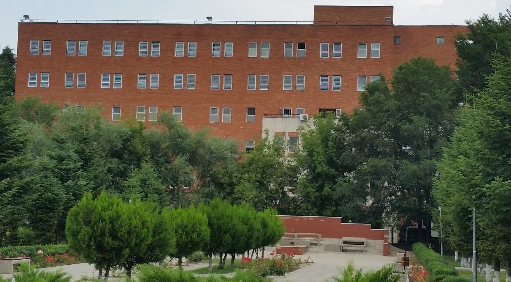 Imagine Stire E alertă la Spitalul Municipal Dorohoi! Zeci de cadre medicale și pacienți, testați pentru COVID-19 | 2review.ro