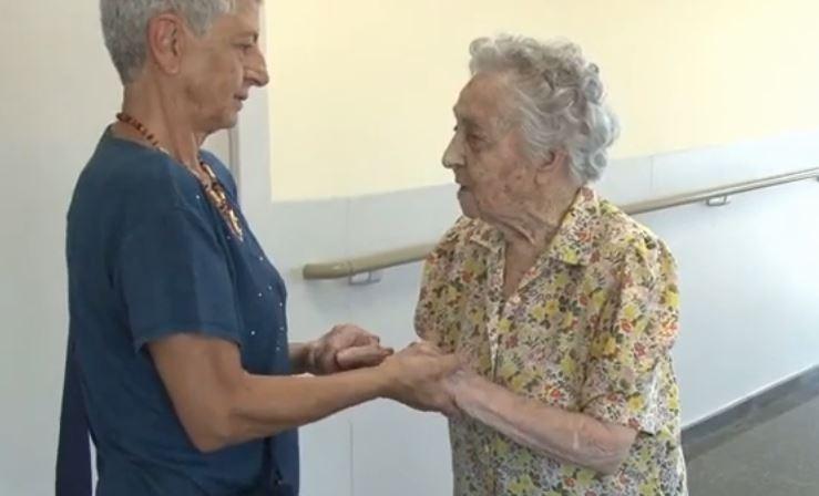 Imagine Stire Record! O iberică în vârstă de 113 ani s-a vindecat de coronavirus. “A depășit boala și se simte foarte bine!” VIDEO | 2review.ro