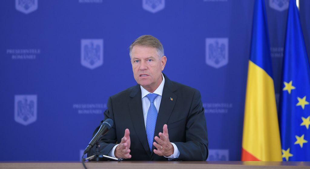 Imagine Stire Klaus Iohannis, despre ce se va întâmpla în timpul stării de alertă: „Nu urmează o perioadă fără restricții”. Ce se întâmplă dacă numărul de infectări crește | 2review.ro