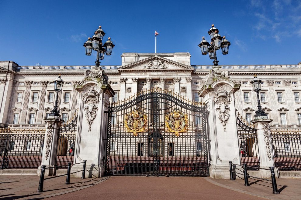 Coronavirusul a închis Palatul Buckingham pentru prima oară în ultimii 27 de ani! 380 de angajați vor fi dați afară