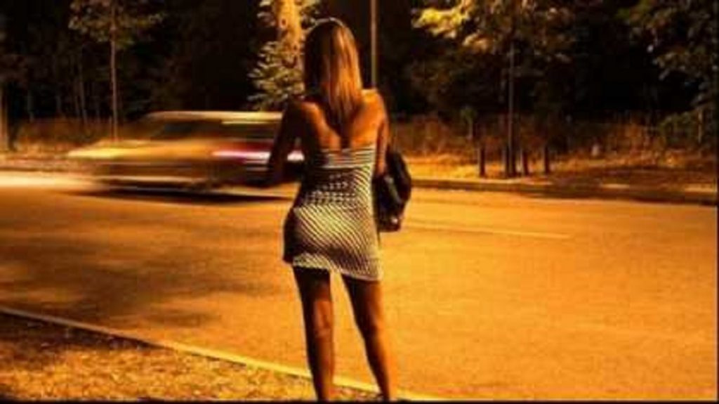 Imagine Stire Măsurile extreme luate de prostituatele românce din Italia, în plină pandemie de COVID-19. Cum procedează cu clienții: „Este viitorul nostru în joc” | 2review.ro