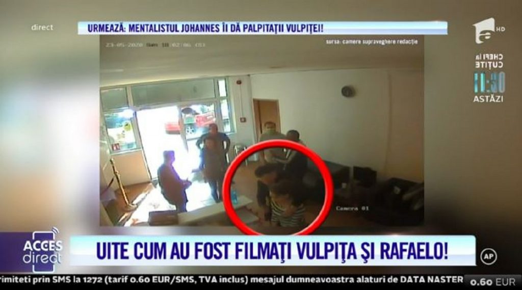 Imagine Stire Dovada sărutului dintre Vulpița și Rafaelo. Au apărut imaginile despre care Viorel vorbește de câteva zile | 2review.ro