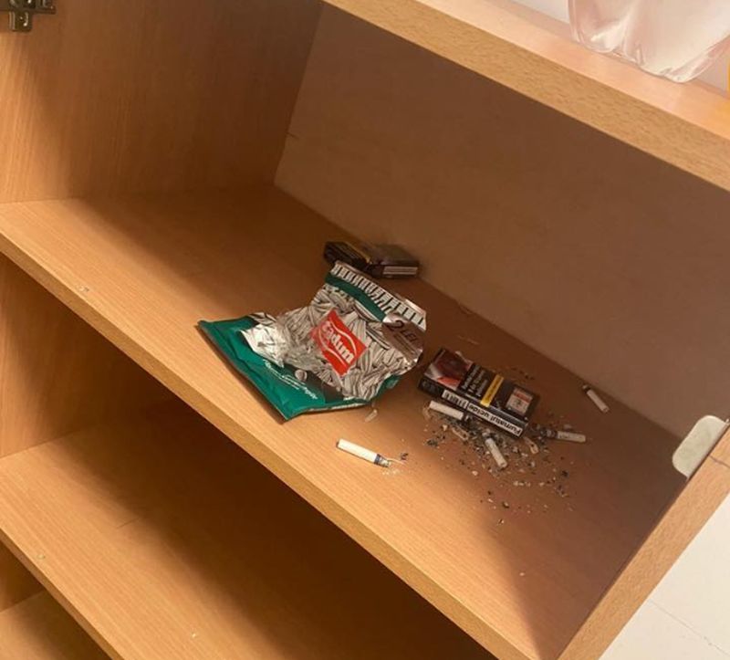 Imagine Stire Dezastrul lăsat de românii care au stat într-un centru de carantină din Galați. Viceprimar: „Cine este om și cine câine?”. Imagini greu de privit | 2review.ro