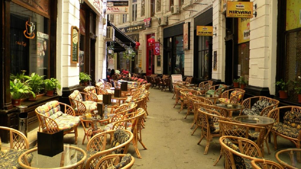 Imagine Stire Câți români pot sta la o masă după redeschiderea teraselor și restaurantelor | 2review.ro