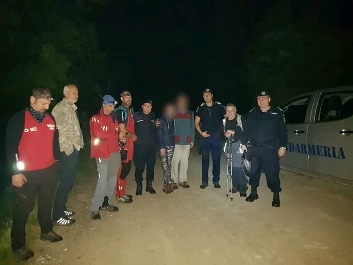 Doi turiști rătăciți au fost salvați cu ajutorul jandarmilor montani din Olănești și al salvamontiștilor