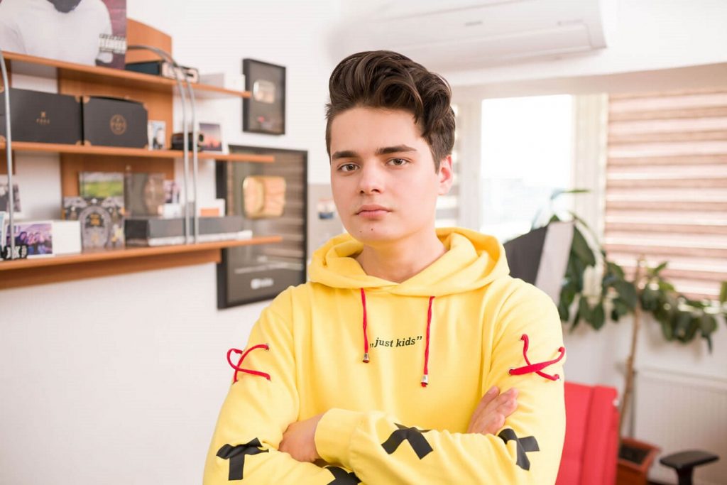 Imagine Stire Selly de la 5Gang le dă tuturor peste nas! Ce spune vloggerul despre proba la Matematică, de la BAC: „Mai are vreun rost?” | 2review.ro