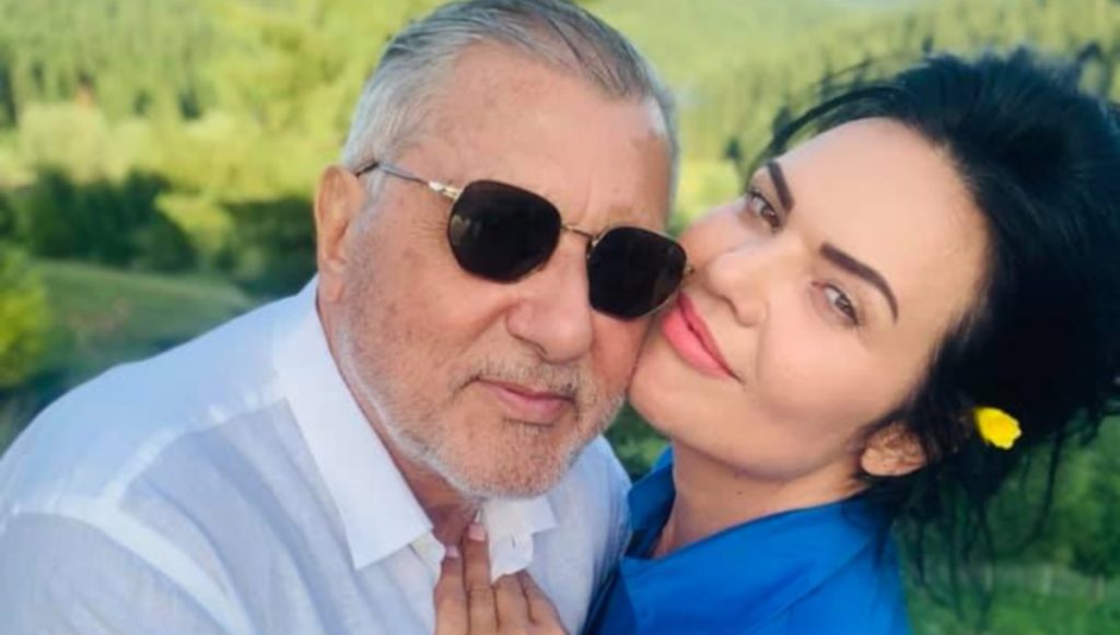 Imagine Stire Ilie Năstase și Ioana Simion se căsătoresc! Au depus actele de divorț, dar bruneta a îmbrăcat azi rochia de mireasă | 2review.ro
