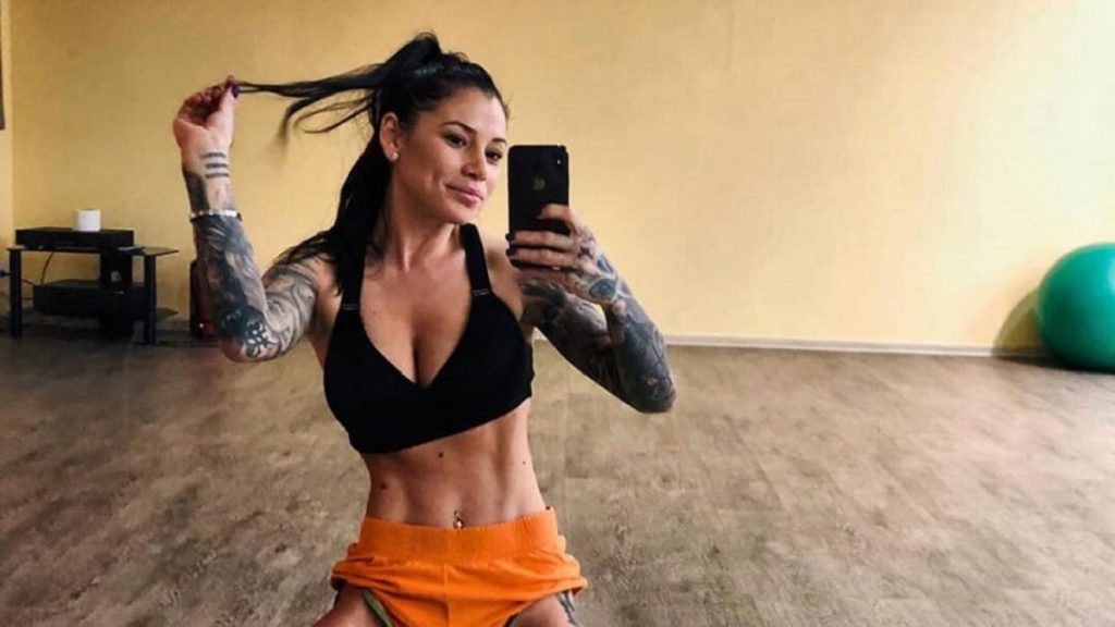 Imagine Stire Nu se plânge deloc! Ce a ajuns să facă Roxana Vancea pentru bani, la 6 ani de la plecarea din Antena 1 | 2review.ro