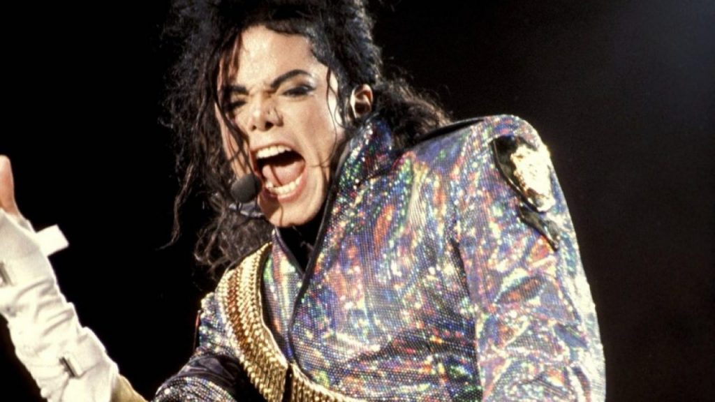 Imagine Stire Ipoteză tulburătoare. L-au asasinat pe Michael Jackson? A fost făcută publică ultima conversație audio a Regelui Pop: ”Vor să scape de mine…” | 2review.ro